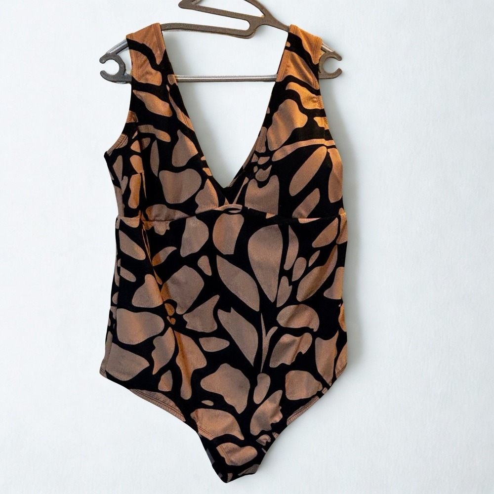 Plus Size Swimsuit Women's 18/20 One-Piece Geometric Design Tan Black wide strap